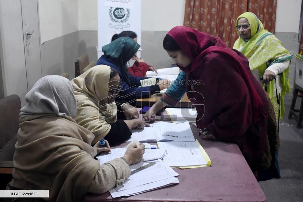 PAKISTAN-LAHORE-ELECTION-VOTE