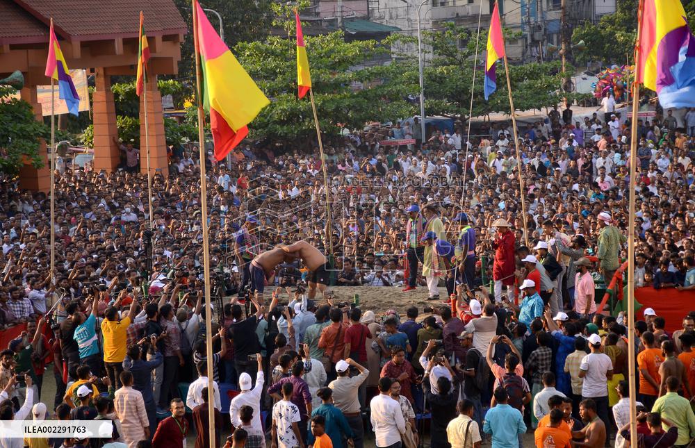 (SP)BANGLADESH-CHATTOGRAM-TRADITIONAL-WRESTLING