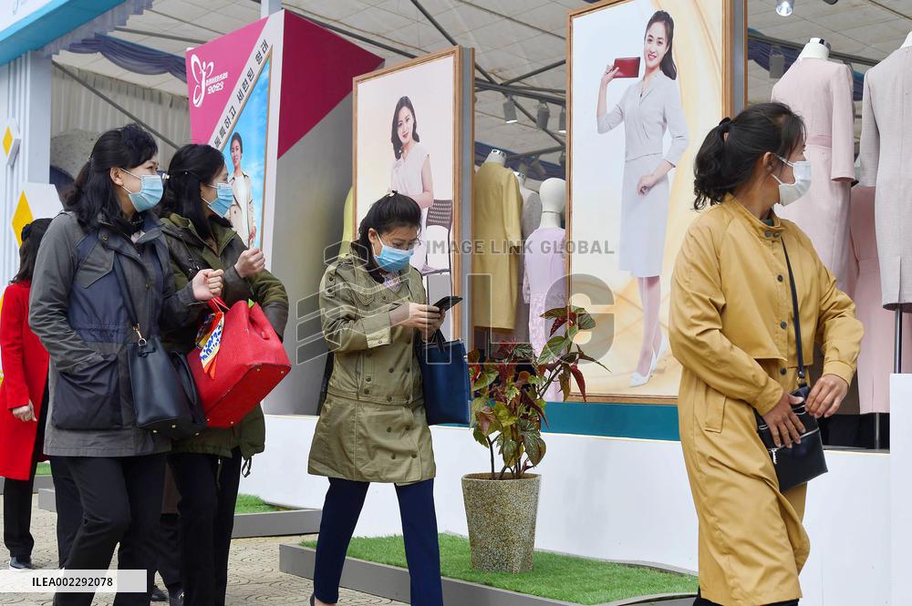 Women's fashion fair in Pyongyang