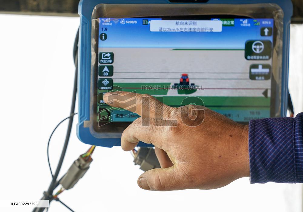 CHINA-XINJIANG-YULI-COTTON-SPRING PLOUGHING (CN)