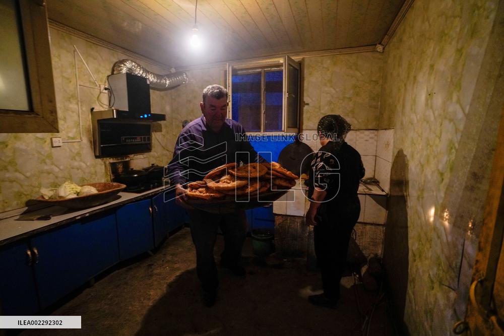 CHINA-XINJIANG-YULI-COTTON-SPRING PLOUGHING (CN)