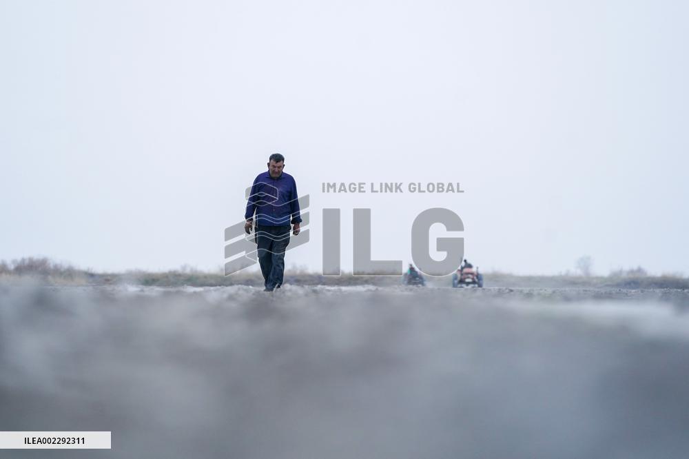 CHINA-XINJIANG-YULI-COTTON-SPRING PLOUGHING (CN)