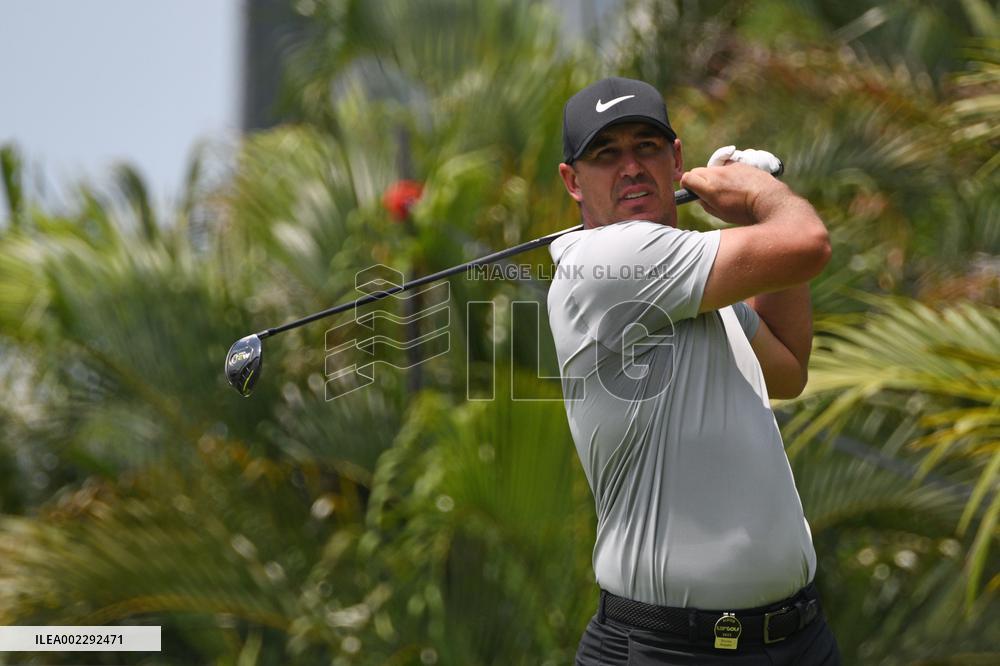 (SP)SINGAPORE-GOLF-LIV-DAY 1