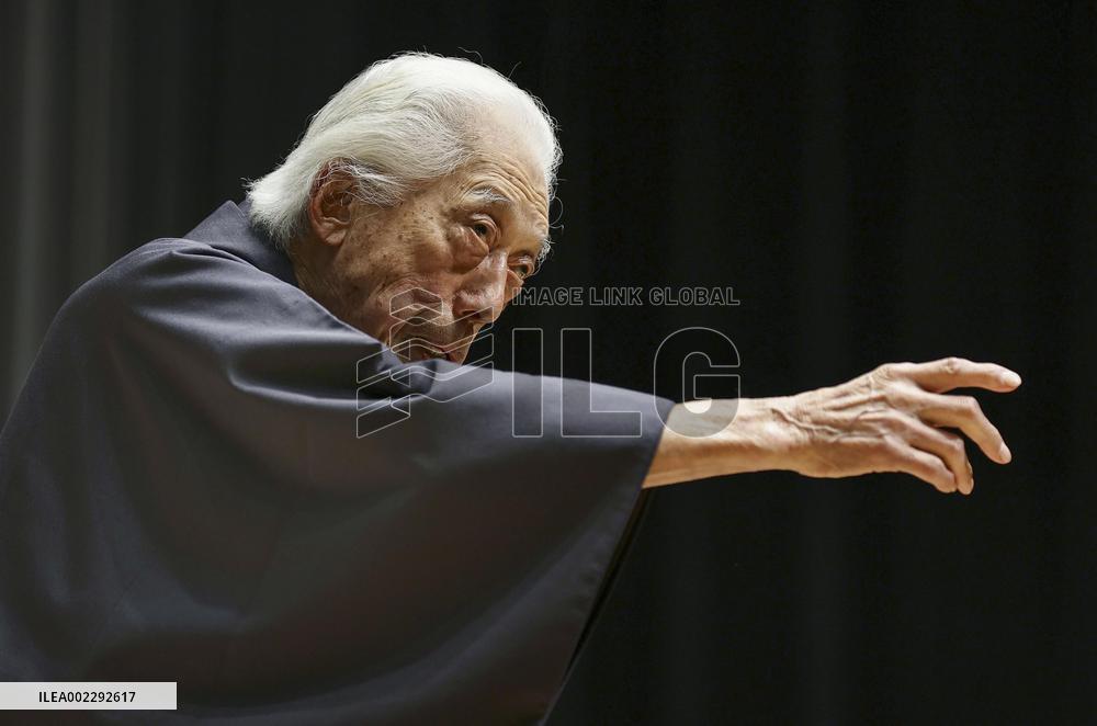 100-year-old ex-Urasenke master