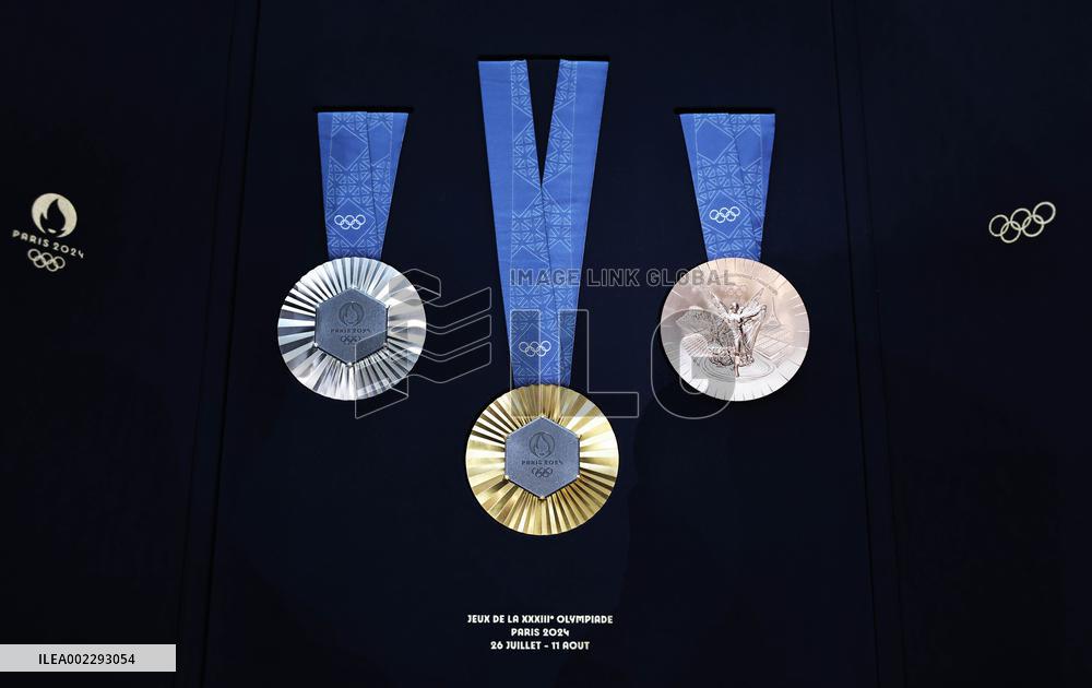 (SP)FRANCE-SAINT-DENIS-OLYMPICS-MEDALS