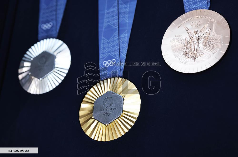 (SP)FRANCE-SAINT-DENIS-OLYMPICS-MEDALS