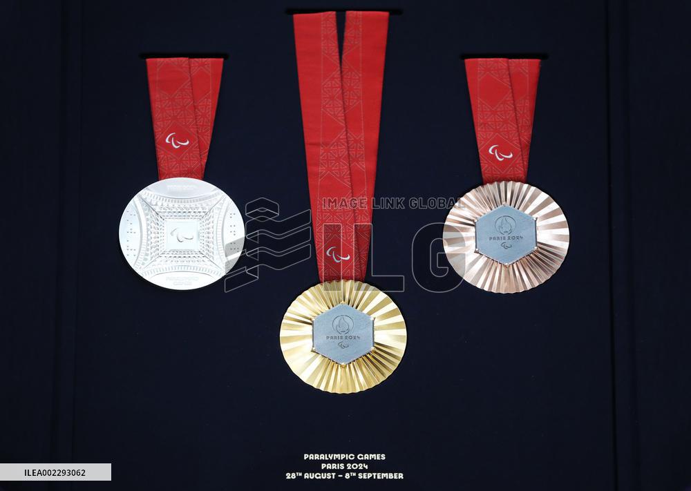 (SP)FRANCE-SAINT-DENIS-OLYMPICS-MEDALS