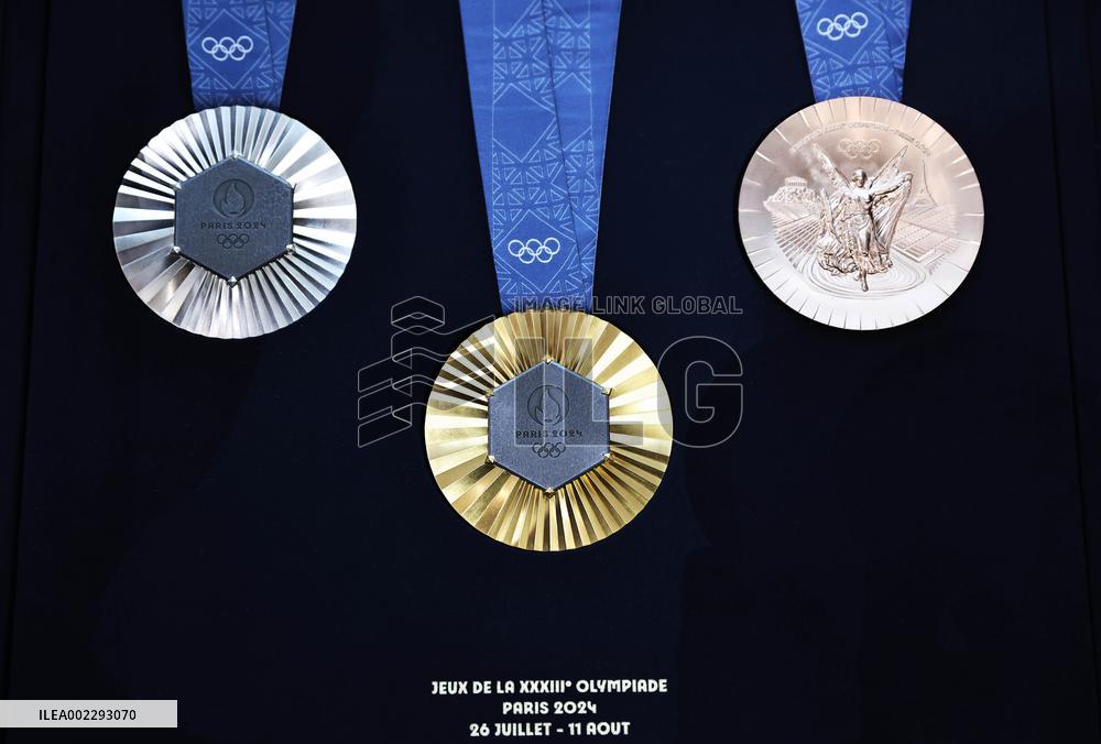 (SP)FRANCE-SAINT-DENIS-OLYMPICS-MEDALS