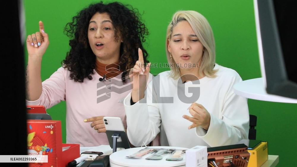 Xinhua Headlines: Livestreaming connects China's manufacturers with the world