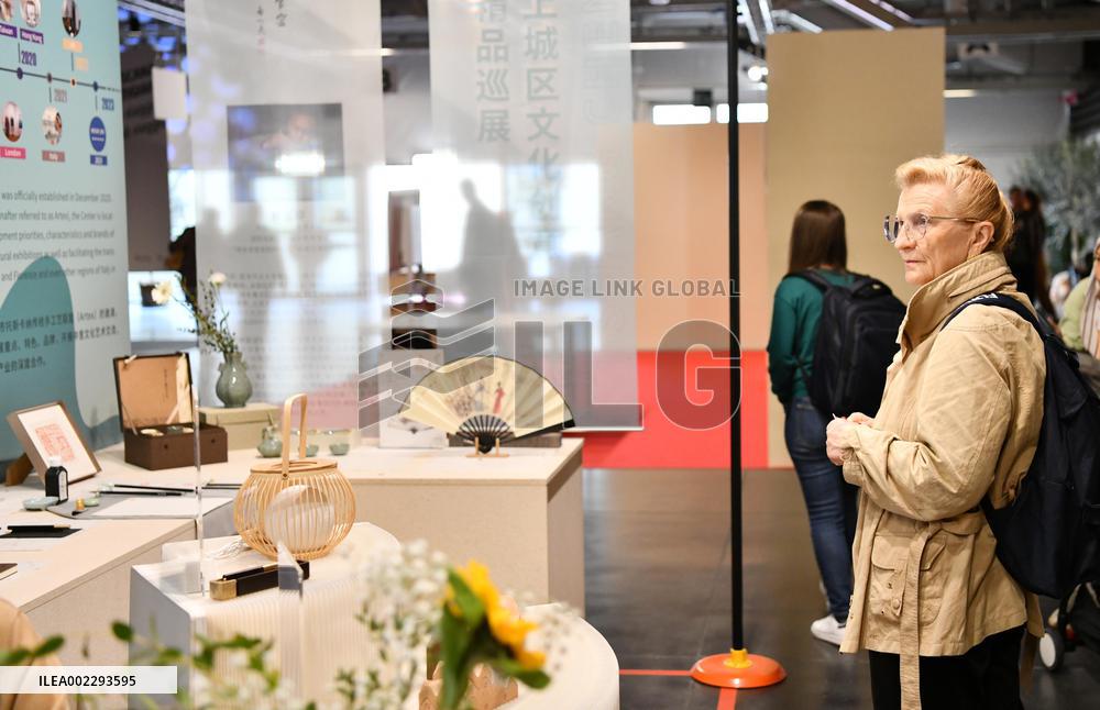 ITALY-FLORENCE-CRAFTS FAIR-CHINESE HANDICRAFTS