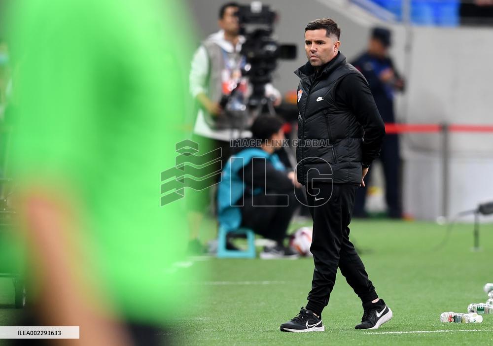 (SP)CHINA-HANGZHOU-FOOTBALL-CSL-WUHAN VS QINGDAO(CN)