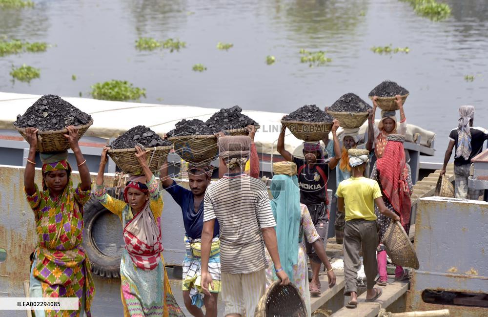 BANGLADESH-DHAKA-LABORERS