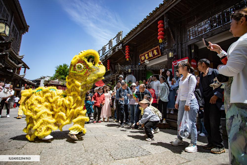 Xinhua Headlines: The 7 Chinese cities that win hearts of tourists for holiday travel