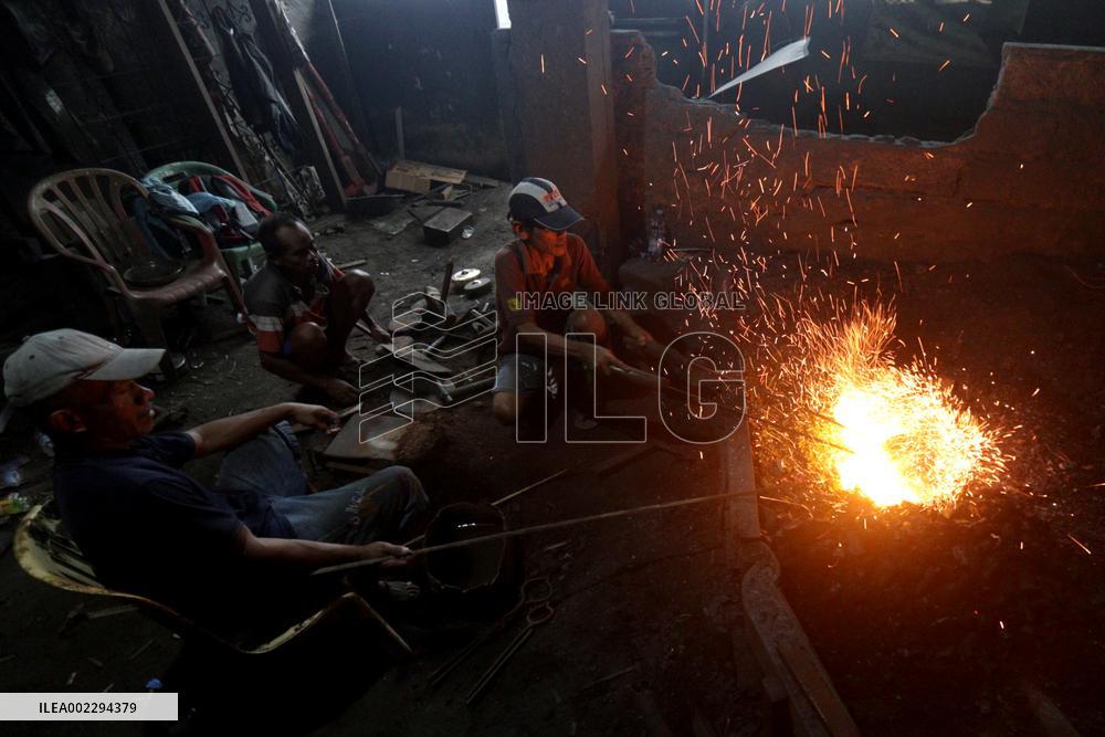INDONESIA-BOGOR-WORKER