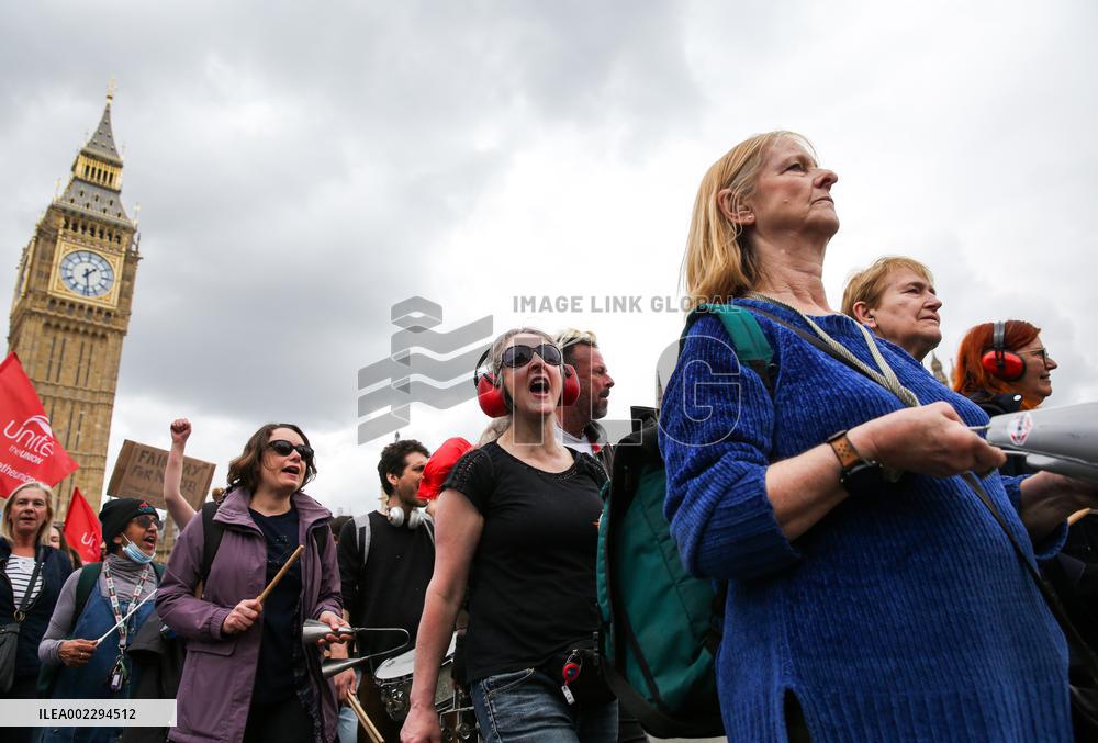 BRITAIN-LONDON-HEALTH WORKERS-DEMONSTRATION