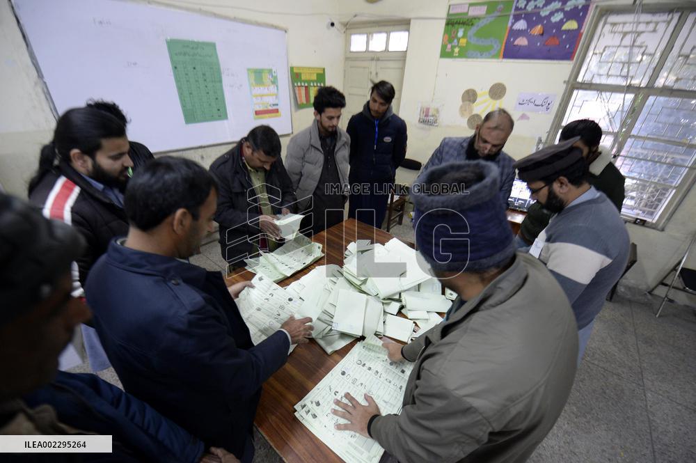 PAKISTAN-ISLAMABAD-ELECTION-BALLOT COUNTING