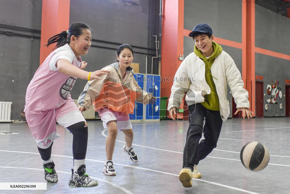 (SP)CHINA-URUMQI-WOMEN'S BASKETBALL CLUB (CN)