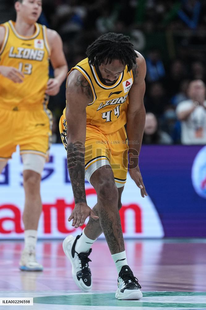 (SP)CHINA-SHENYANG-BASKETBALL-CBA-SEMIFINALS-LIAONING VS ZHEJIANG (CN)