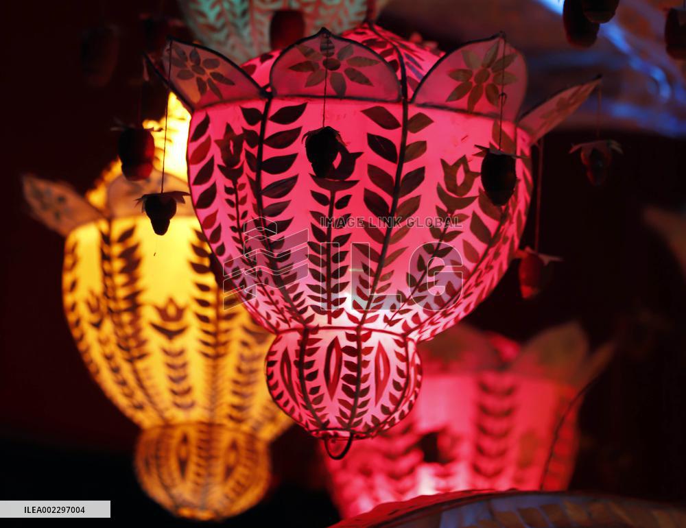 SRI LANKA-COLOMBO-VESAK DAY-LANTERNS