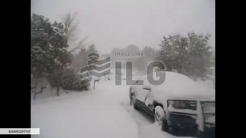 US: Heavy Snowfall Causes Whiteout Conditions In Arizona