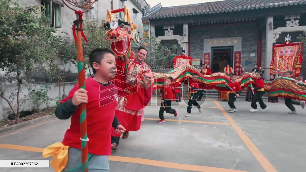 Canadian expat experiences Spring Festival traditions in S China village