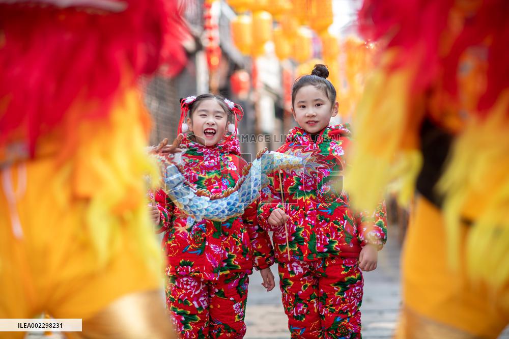 XINHUA PHOTOS OF THE DAY