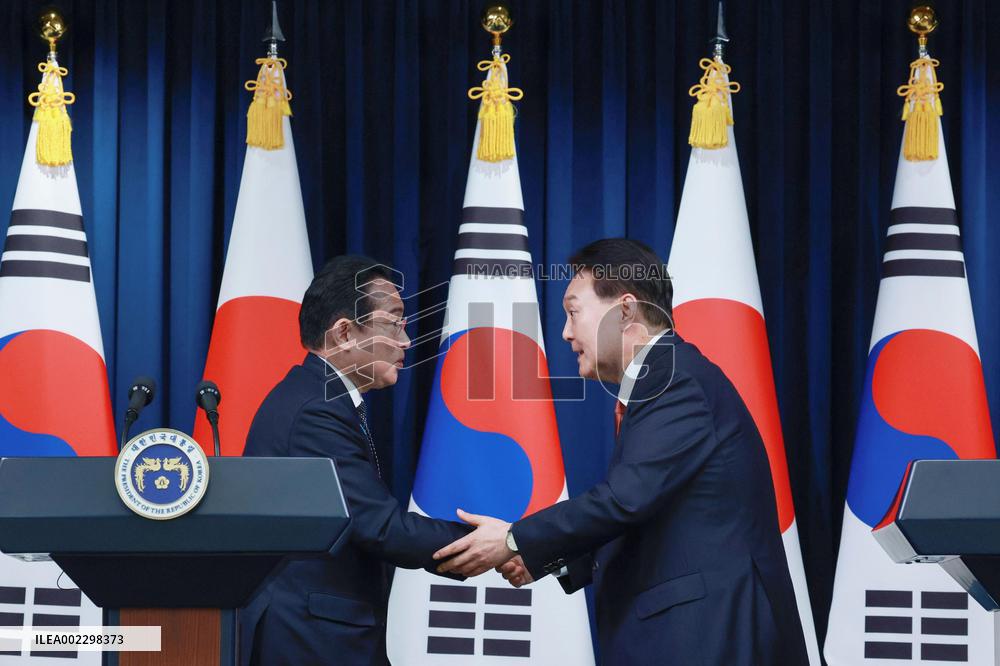 Japan-S. Korea summit