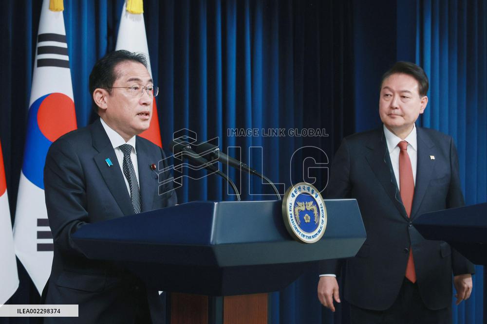 Japan-S. Korea summit