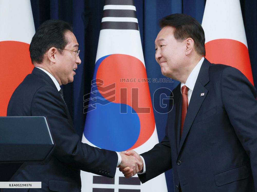 Japan-S. Korea summit