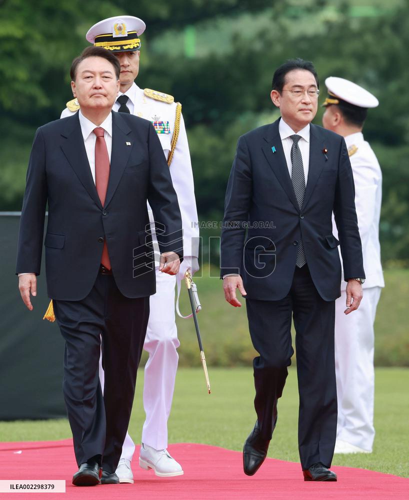 Japan PM Kishida visits Seoul