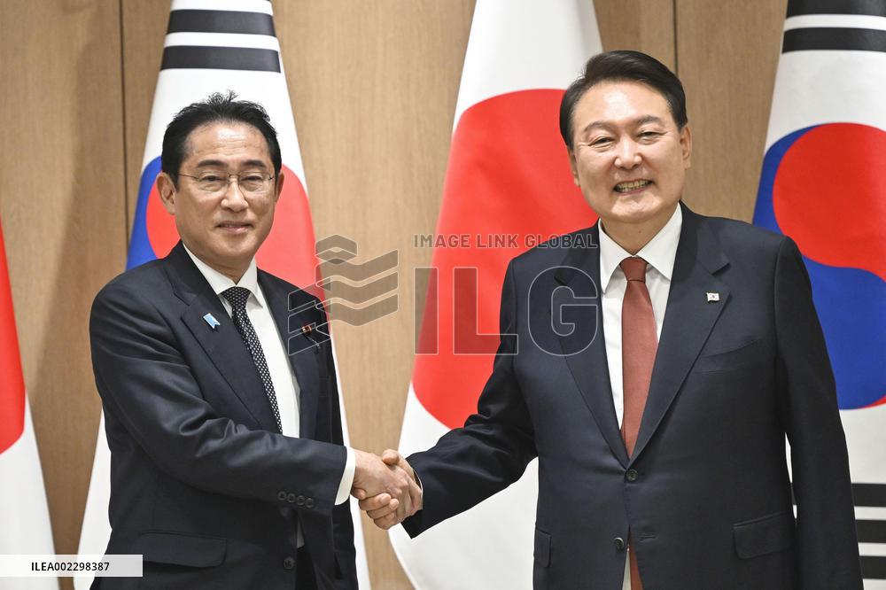 Japan-S. Korea summit