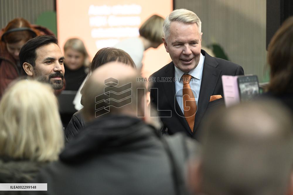 Presidential candidate Pekka Haavisto continues campaign