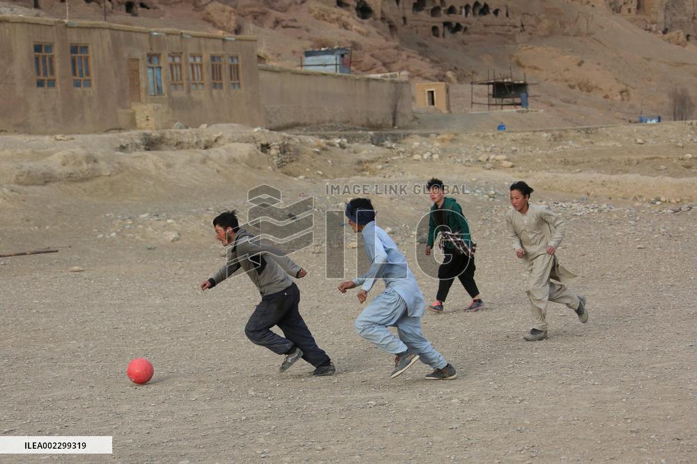 (SP)AFGHANISTAN-BAMYAN-FOOTBALL