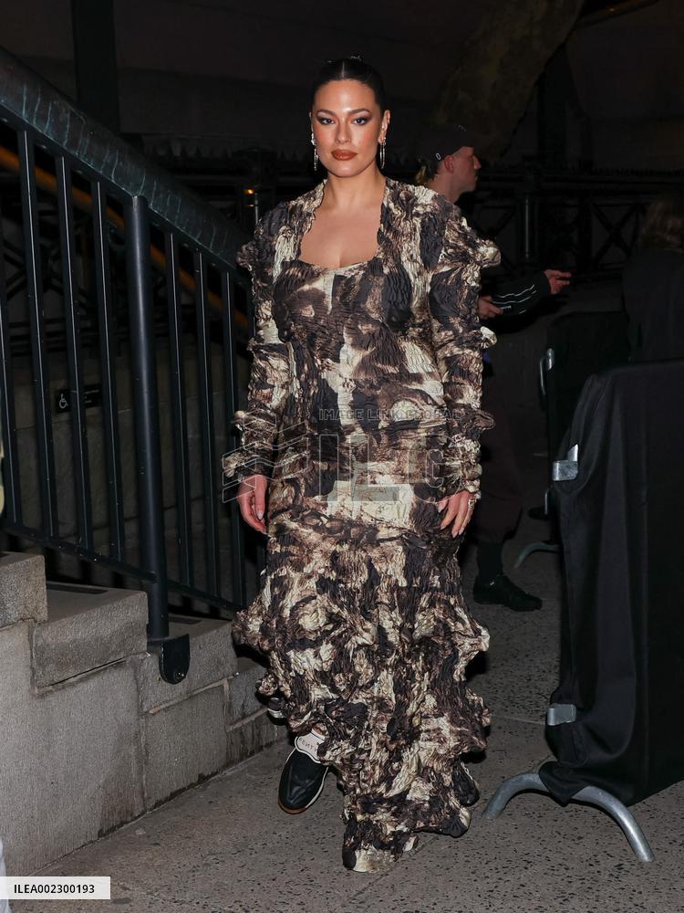 Ashley Graham  Outside The Amazing Mostro Show - NYC