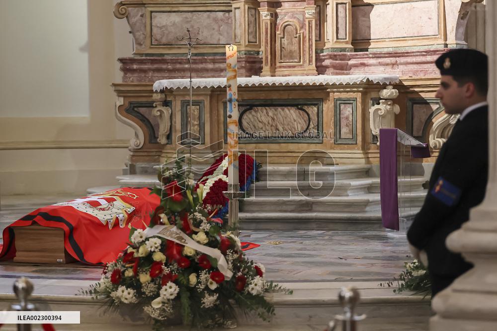 Vittorio Emanuele Of Savoy Mourning - Turin