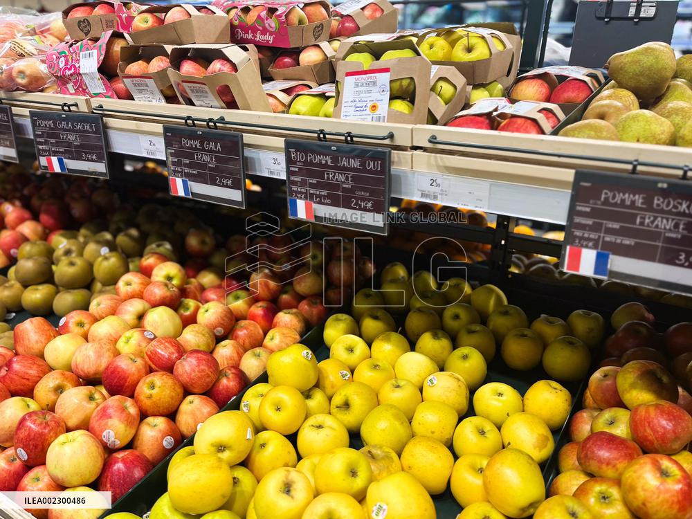 Fruit And Vegetables In A Supermarket - Meudon