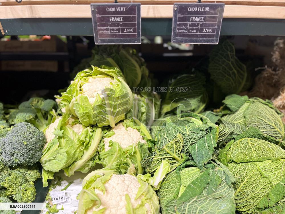 Fruit And Vegetables In A Supermarket - Meudon