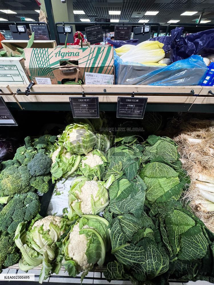 Fruit And Vegetables In A Supermarket - Meudon