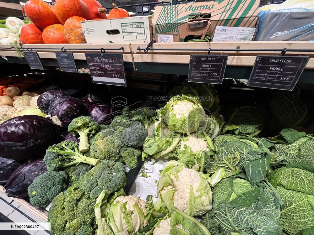 Fruit And Vegetables In A Supermarket - Meudon
