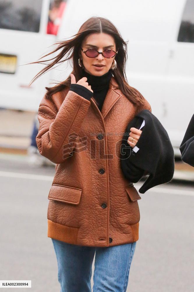 Emily Ratajkowski Out And About - NYC