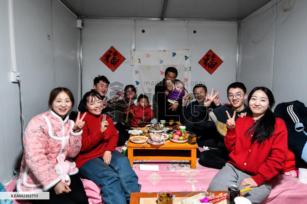 CHIHA-GANSU-QUAKE-AFFECTED RESIDENTS-LUNAR NEW YEAR (CN)