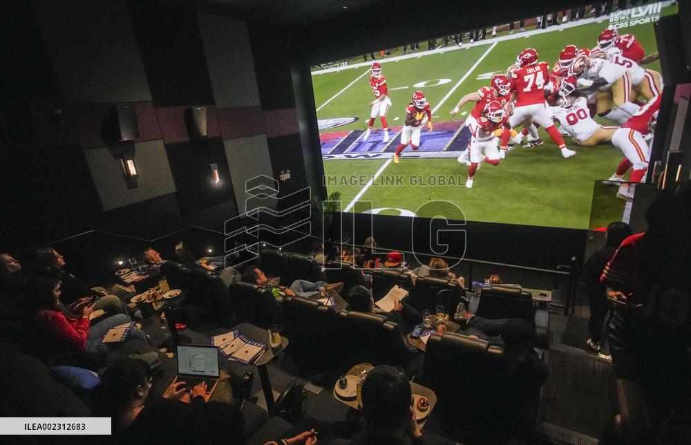 (SP)CANADA-VANCOUVER-NFL SUPER BOWL-VIEWING PARTY