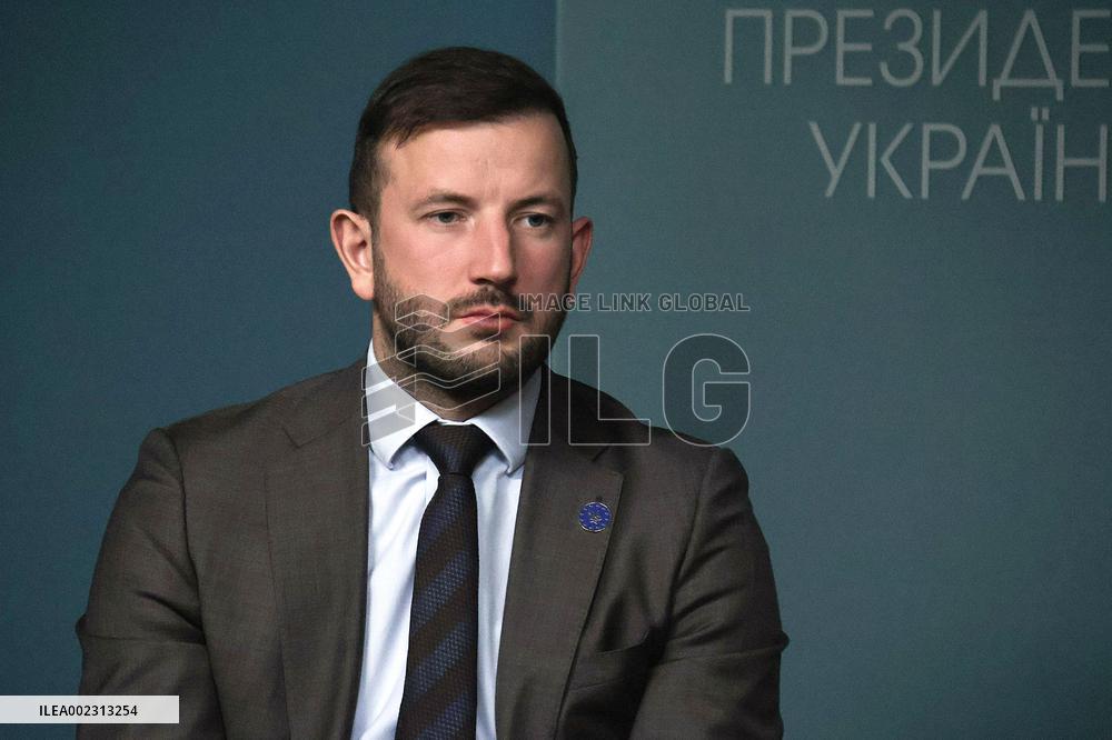 Andrii Yermak and members of International Working Group on Environmental Consequences of War meet with press