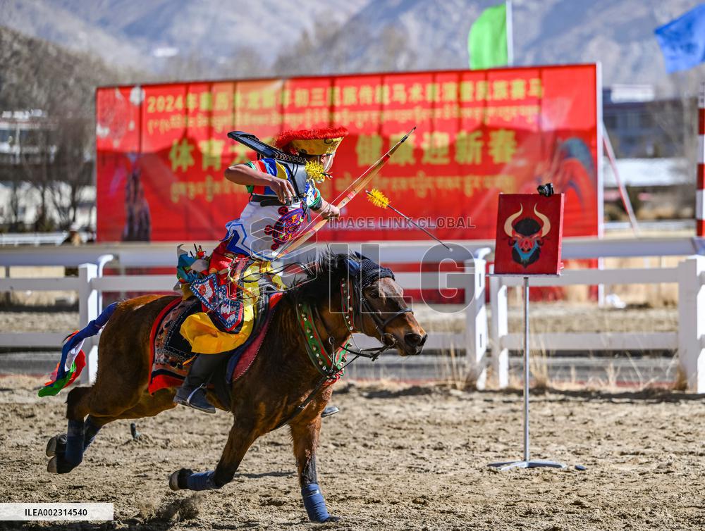 (InXizang) CHINA-XIZANG-LHASA-TIBETAN NEW YEAR-EQUESTRIAN SHOW (CN)