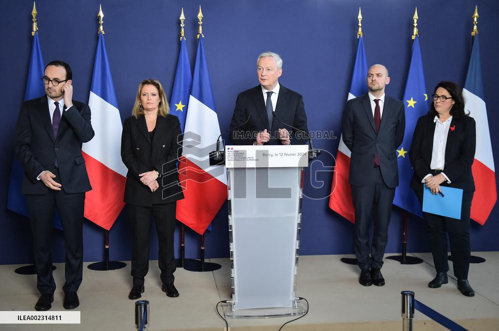 Handover Ceremony At Ministry Of The Economy And Finance - Paris