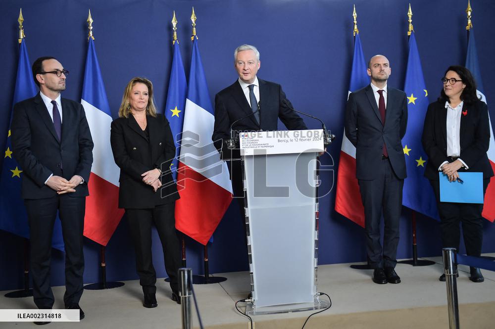 Handover Ceremony At Ministry Of The Economy And Finance - Paris