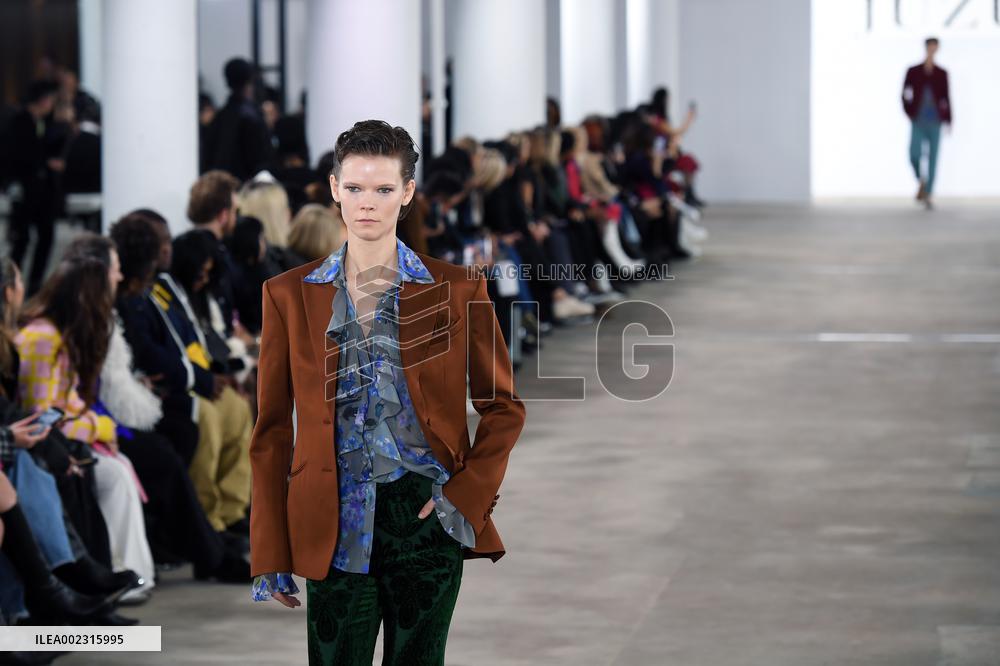 U.S.-NEW YORK-FASHION WEEK-CHINESE BRAND-JUZUI