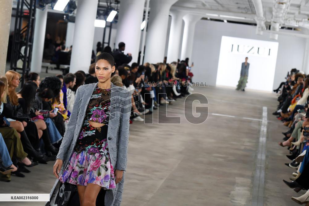 U.S.-NEW YORK-FASHION WEEK-CHINESE BRAND-JUZUI