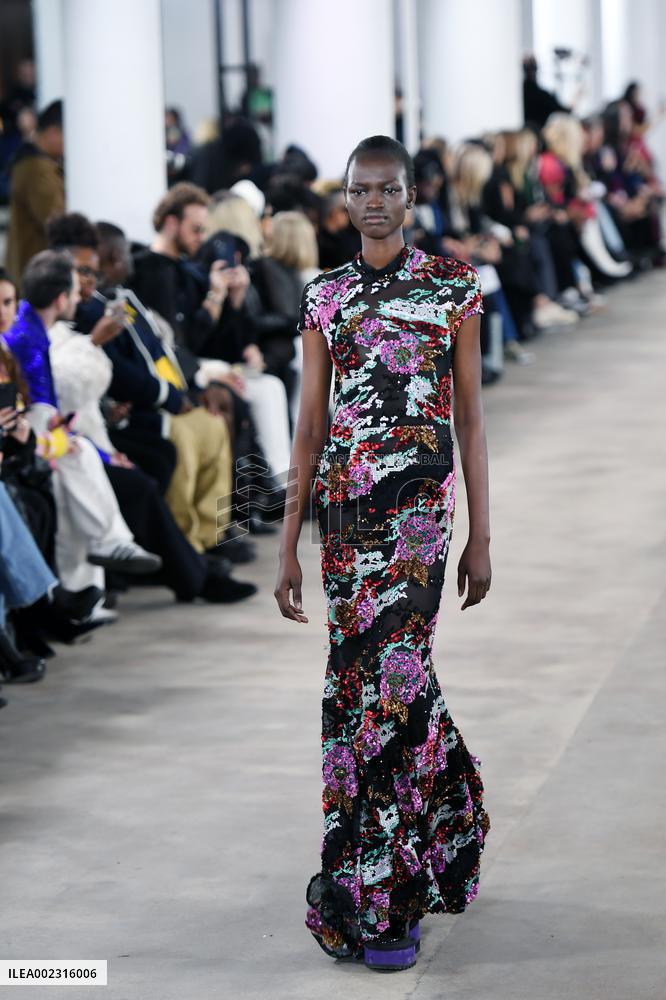 U.S.-NEW YORK-FASHION WEEK-CHINESE BRAND-JUZUI