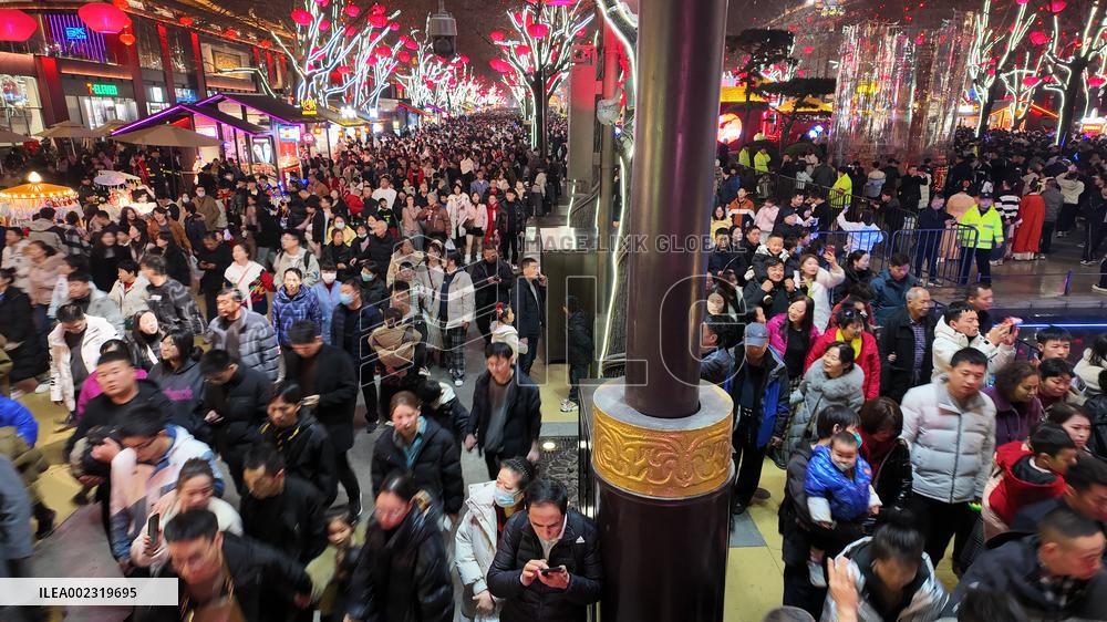 Too Many Tourists in Xi'an